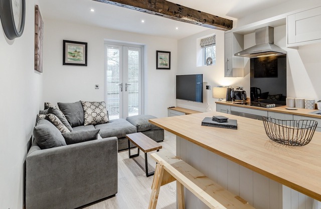 2 bedroom accommodation in Sandbach