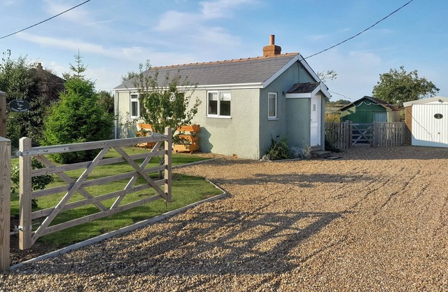 2 bedroom accommodation in Thorpe St Peter, near Skegness