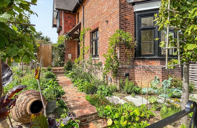 2 bedroom accommodation in Ticehurst, near Battle