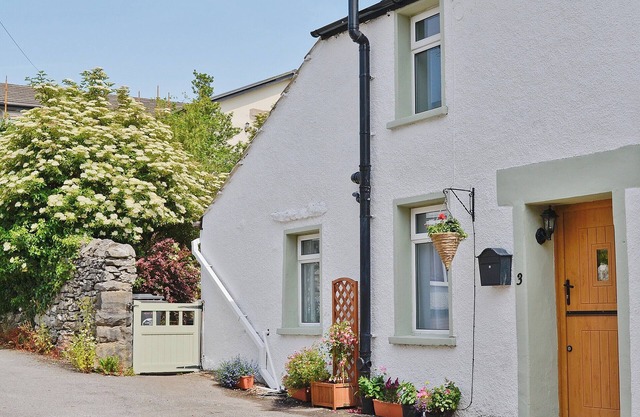 2 bedroom accommodation in Baycliff