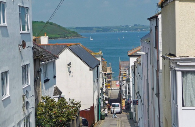 2 bedroom accommodation in Falmouth