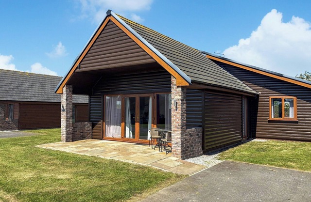 2 bedroom accommodation in Fitling