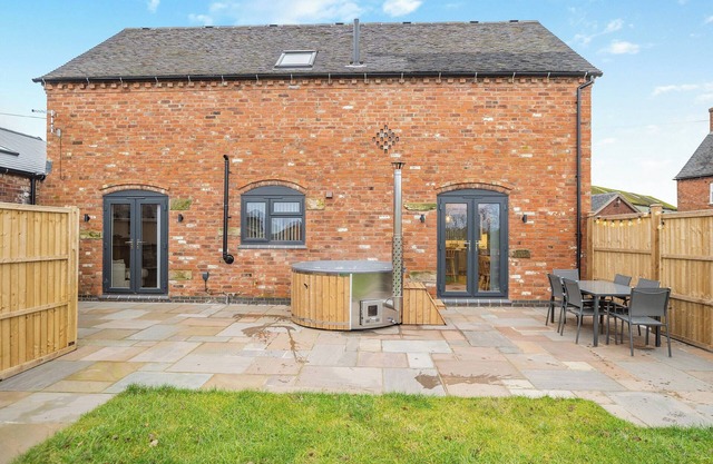 2 bedroom accommodation in Abbots Bromley, near Rugeley