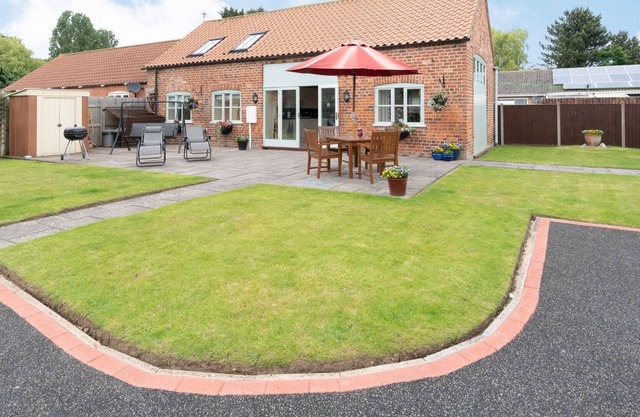 2 bedroom accommodation in Burgh-le-Marsh, near Skegness