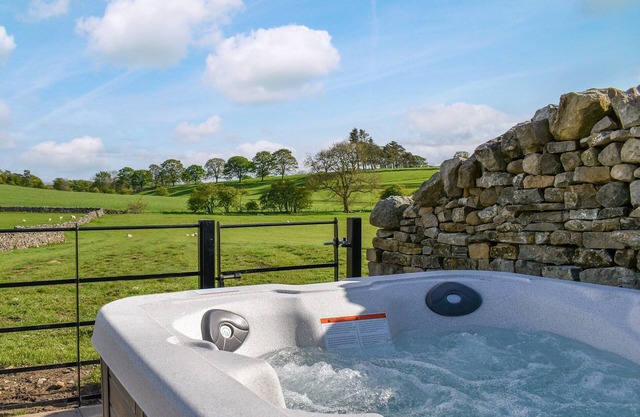 2 bedroom accommodation in Airton, near Skipton