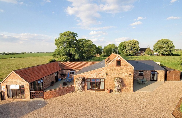 2 bedroom accommodation in Mumby, near Anderby Creek