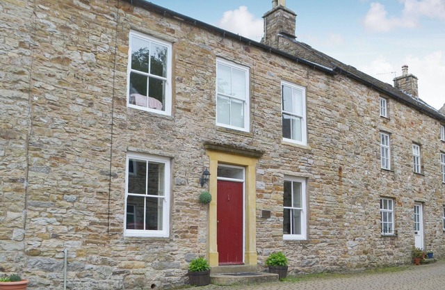2 bedroom accommodation in Alston
