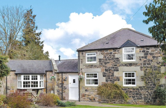 2 bedroom accommodation in Belford