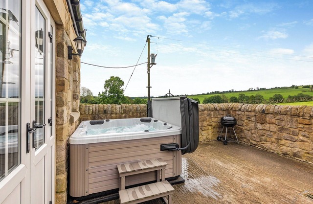 2 bedroom accommodation in Durham