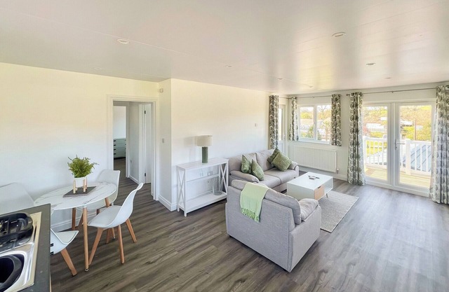2 bedroom accommodation in Hayle