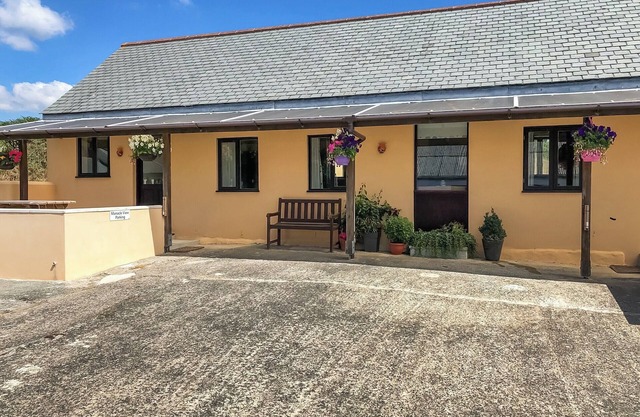 2 bedroom accommodation in St Keverne, near Helston