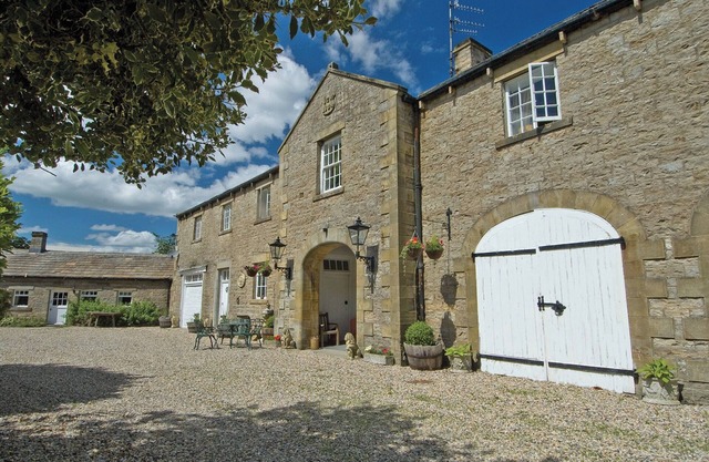 2 bedroom accommodation in West Burton, near Leyburn