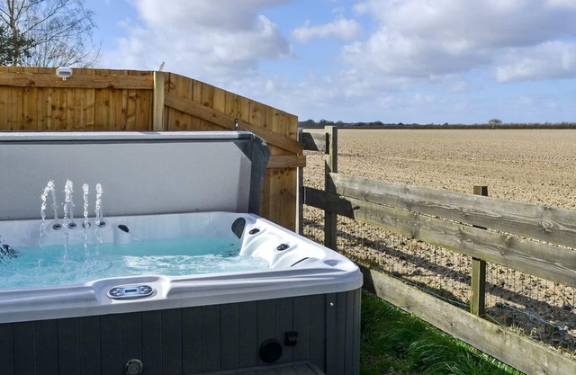 2 bedroom accommodation in Potterhanworth Booths, near Lincoln