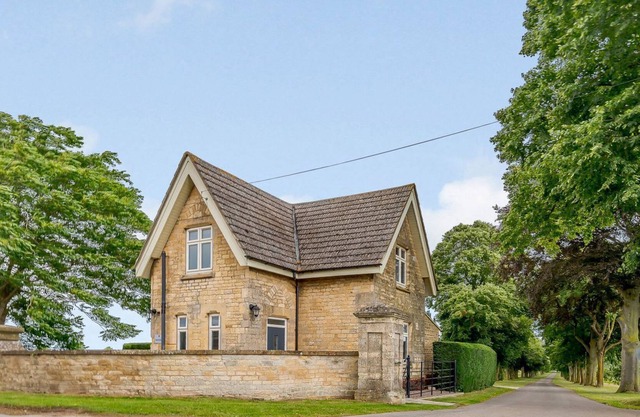 2 bedroom accommodation in Nocton