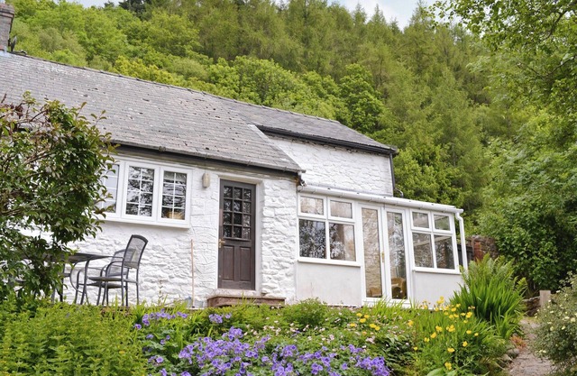 2 bedroom accommodation in Llandadarn Fynydd, near Llandrindod Wells