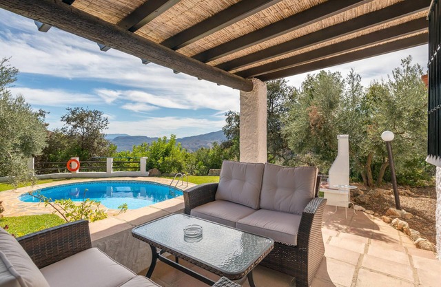 2 bedroom accommodation in Alora
