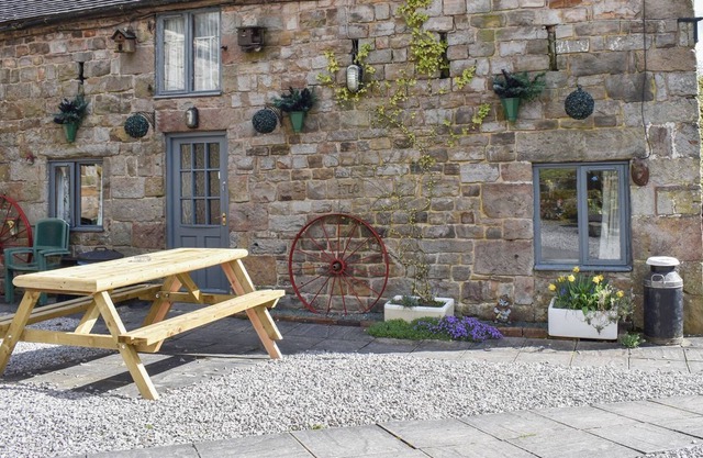 2 bedroom accommodation in Leek