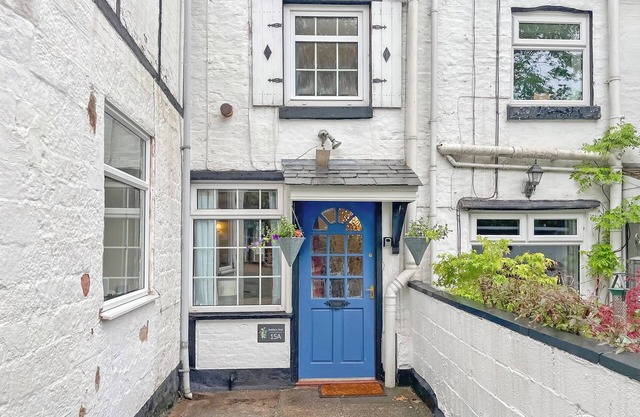 2 bedroom accommodation in Leek