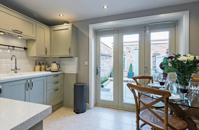 2 bedroom accommodation in Louth