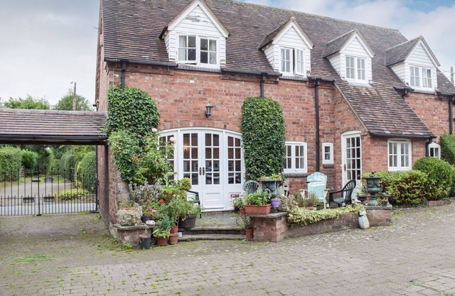 2 bedroom accommodation in Telford