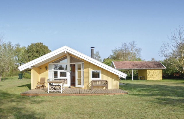 2 bedroom accommodation in Askø