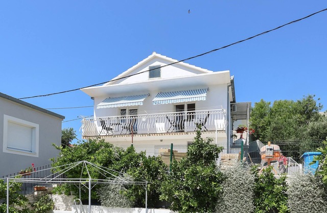 2 bedroom amazing apartment in Gustirna