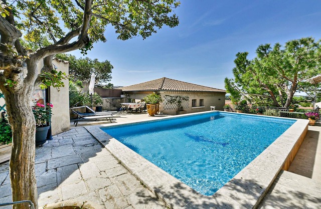 2 bedroom amazing home in Châteaurenard