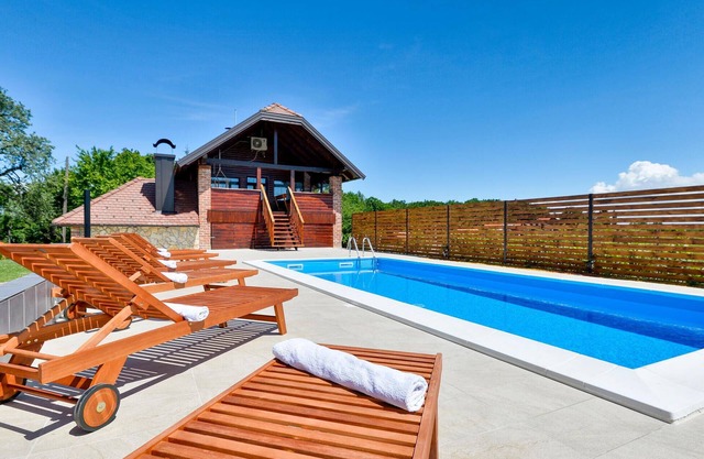 2 bedroom amazing home in Jalzabet