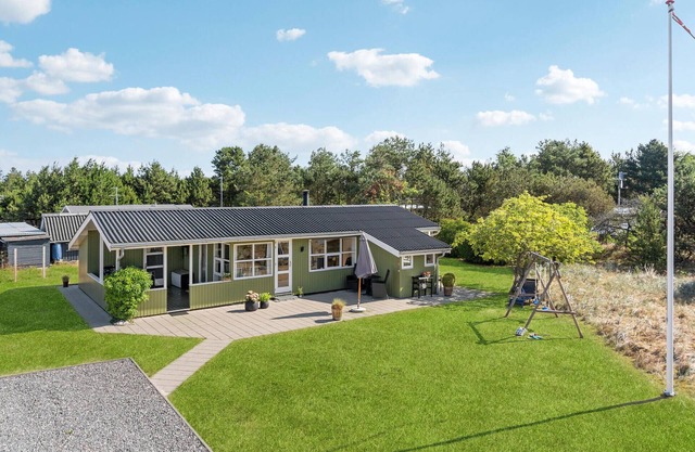 2 bedroom amazing home in Sæby