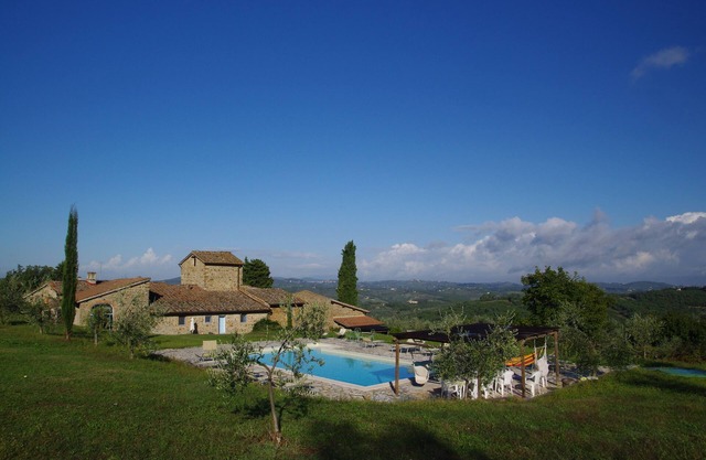 2 bedroom apartment in agricultural area with swimming pool