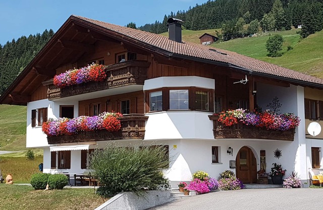 2 bedroom apartment in bartholomã¤berg