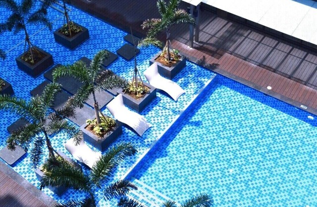 2-bedroom apartment in delightful Paranaque City with WiFi, AC, GENTRY