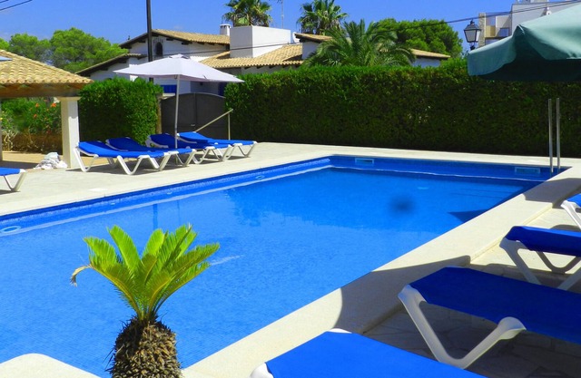 2 bedroom apartment for 4 people