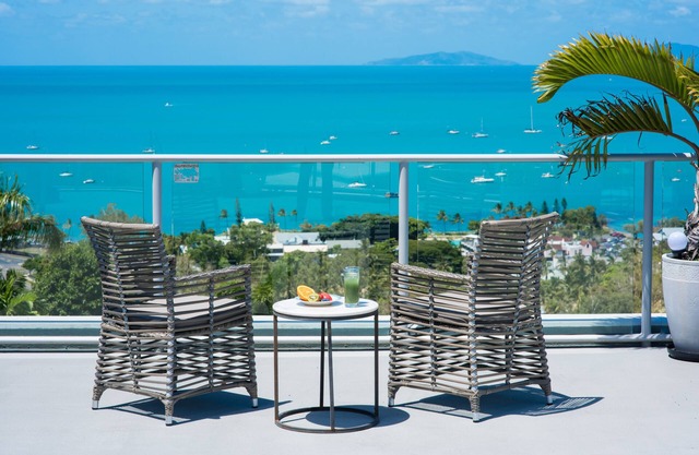 2 Bedroom Apartment in the heart of Airlie Beach with 180 degree views.