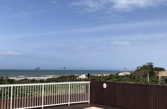 2-bedroom apartment 3 blocks from the beach with views from every room