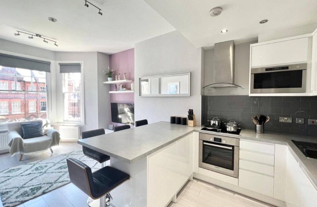2 Bedroom Apartment in South Hampstead