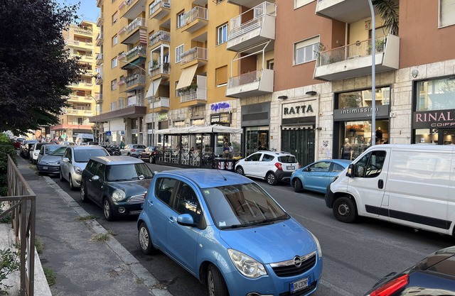 2 Bedroom Apartment in Rome