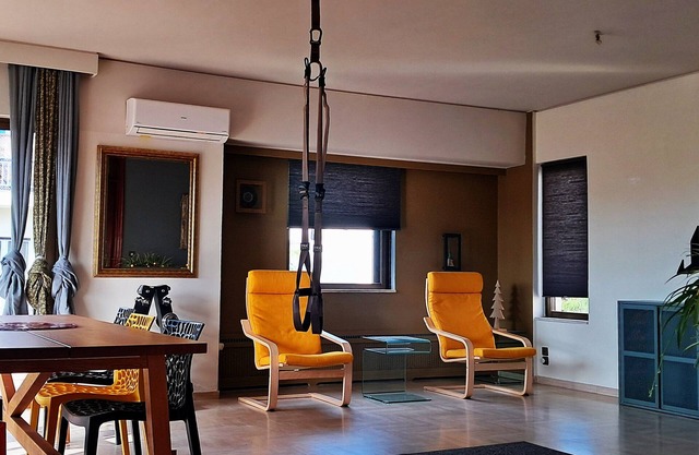 2-bedroom apartment in sunny Athens