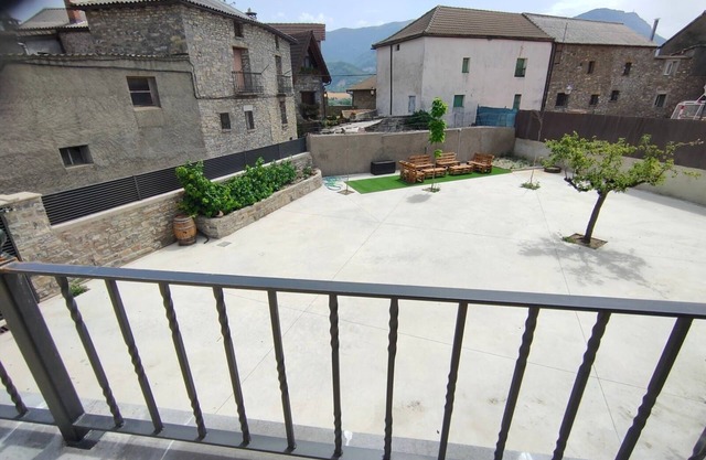 2 bedroom apartment near ski Panticosa Formigal Pyrenees Aragon