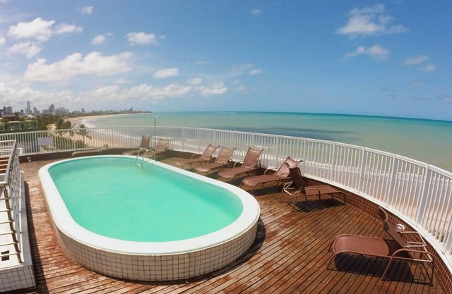 2-bedroom apartment on the seafront in Manaíra