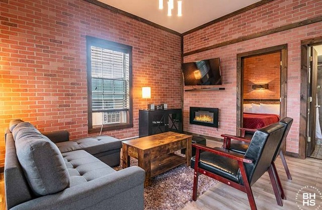 2-Bedroom apartment (D3), walk to Main Street
