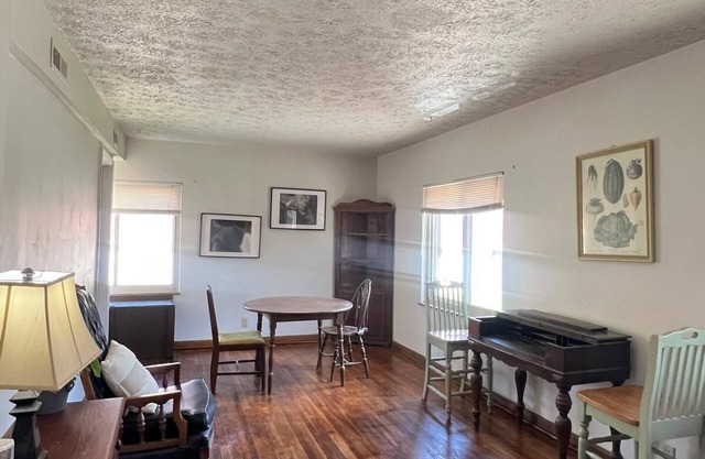 2-bedroom apartment very close to the OSU with WiFi and Parking included.