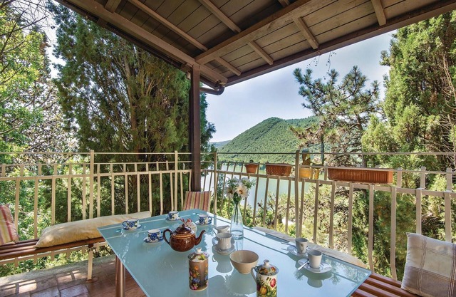 2 bedroom awesome home in Piediluco