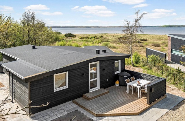 2 bedroom awesome home in Højslev