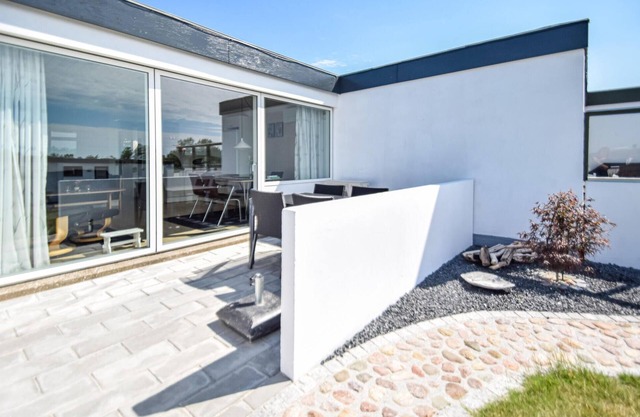 2 bedroom awesome home in Tranekær