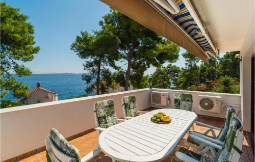 2 Bedroom Awesome Home In Stomorska