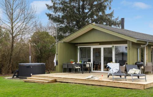 2 Bedroom Awesome Home In Bogense