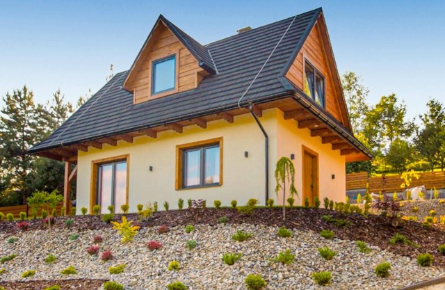 2 bedroom awesome home in Lopuszna