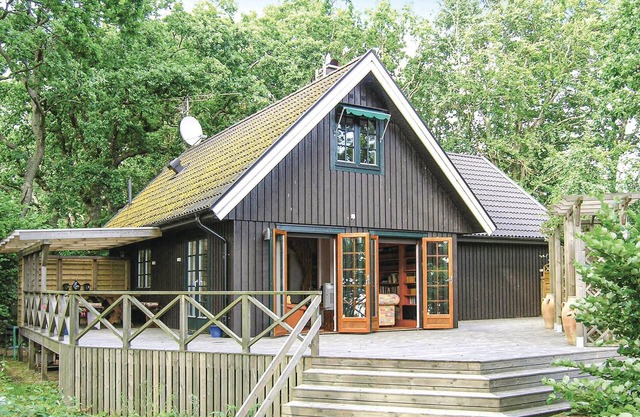 2 bedroom beautiful home in Fjälkinge