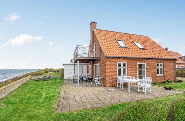 2 bedroom beautiful home in Tranekær